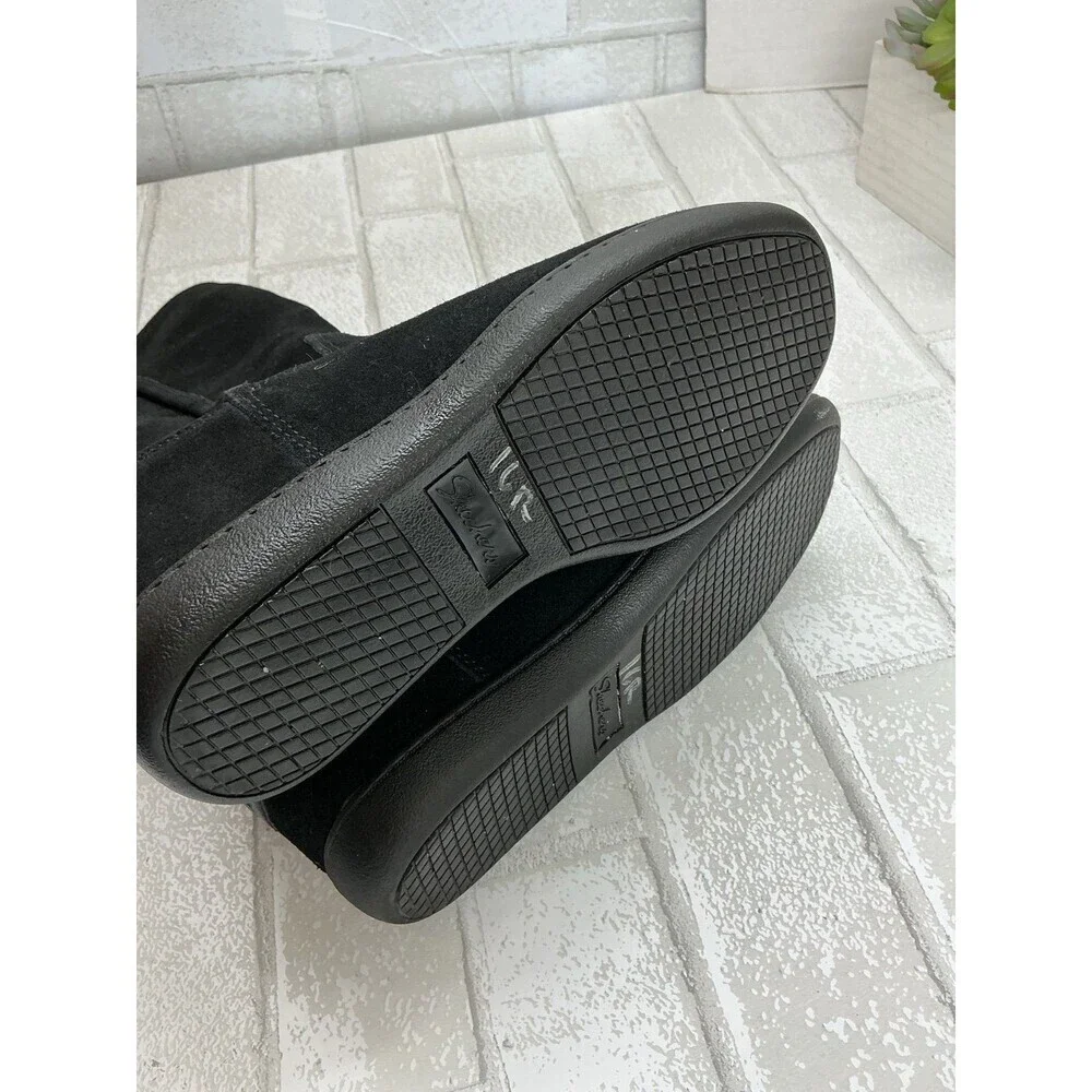 Skechers boots size 6.5